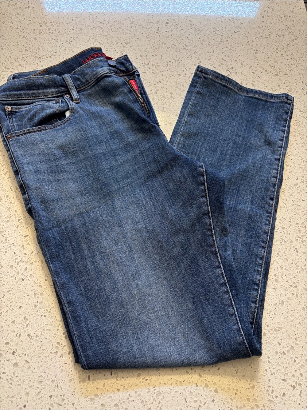 Lucky Brand Men’s 223 36 x 34 Jeans in Medium Blue